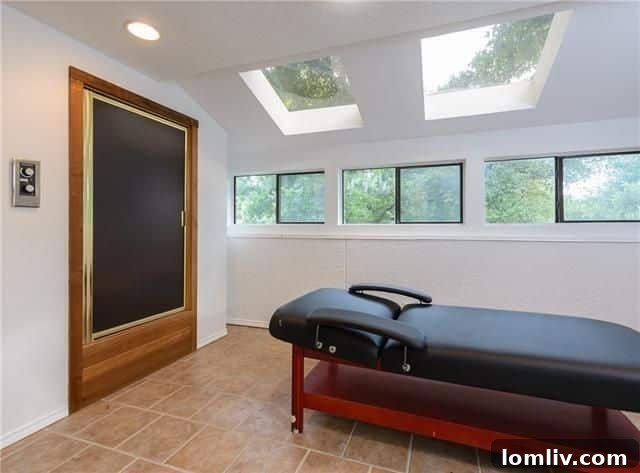 7122-royal-lane-v