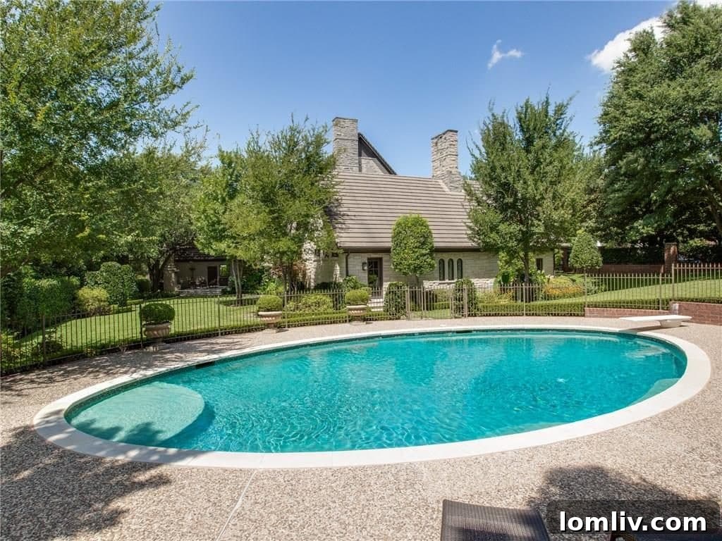 Outdoor Fireplace and Entertainment Area