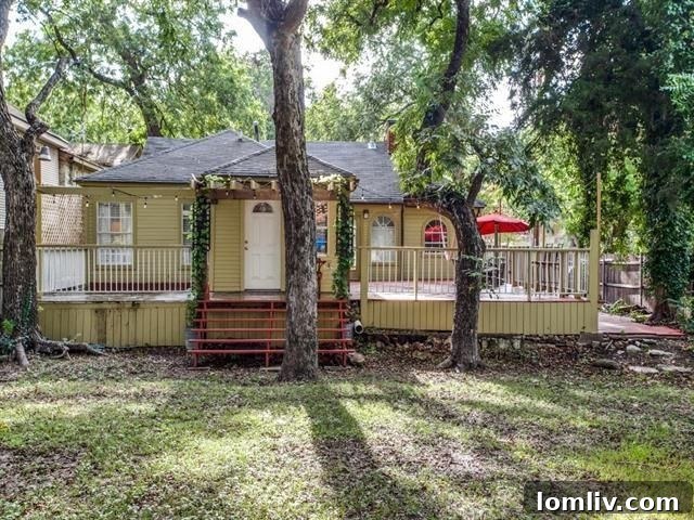 Spacious Backyard Deck at 1138 Haines Ave
