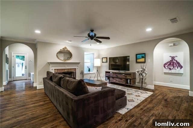 Formal Dining Room with Vaulted Ceiling in Lakewood Home