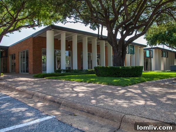 Decorative Center Dallas, an architectural precursor to Preston Tower