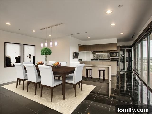 The Warrington Unit 18E - Dining & Kitchen