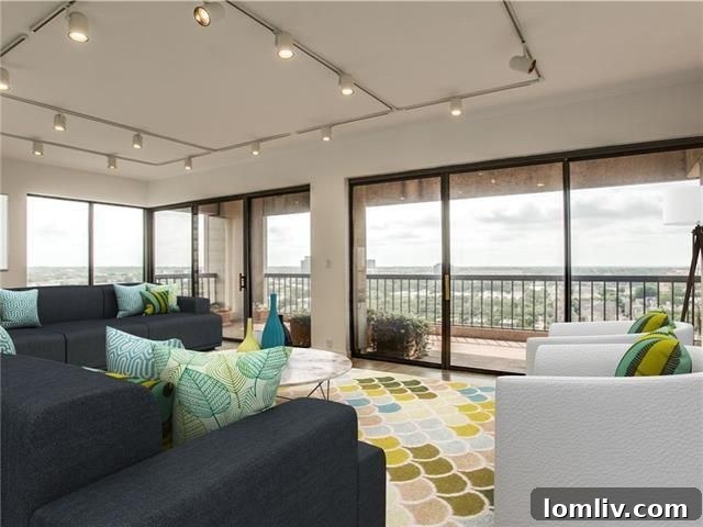 The Warrington Unit 18E: Contemporary Living with Stunning Views in Dallas Luxury Condo