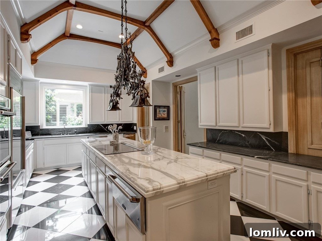 Modern Kitchen Design with Island and Seating