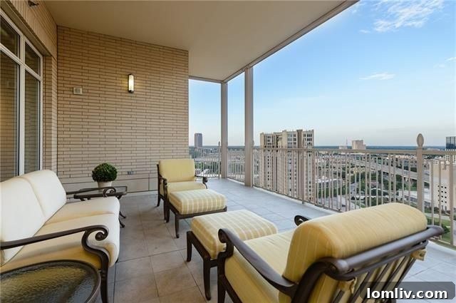 Ritz Unit 1802 Patio Overlooking Dallas Skyline