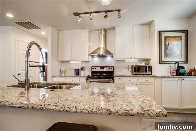 Stylish Modern Bathroom, 2716 Avon St Dallas