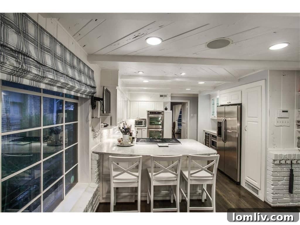 Luxurious Master Bedroom with Balcony Access