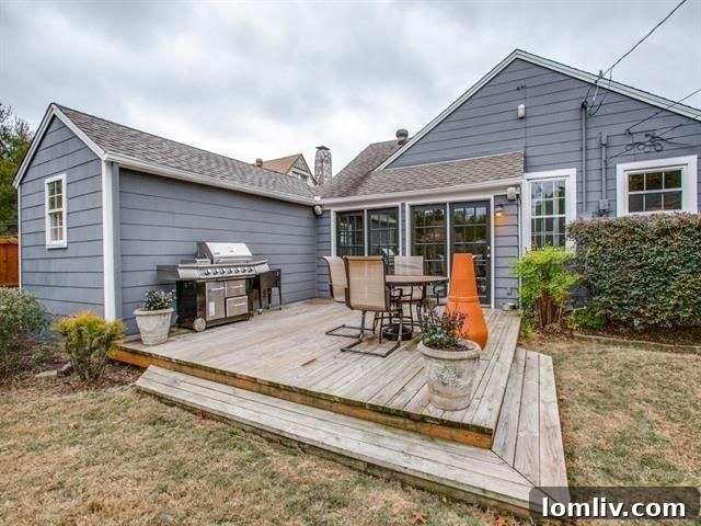 Belmont Craftsman Shines Bright in This Week's Dallas Open House Roundup 26 Beautifully landscaped backyard with a spacious deck, perfect for entertaining at 6029 Penrose Ave.