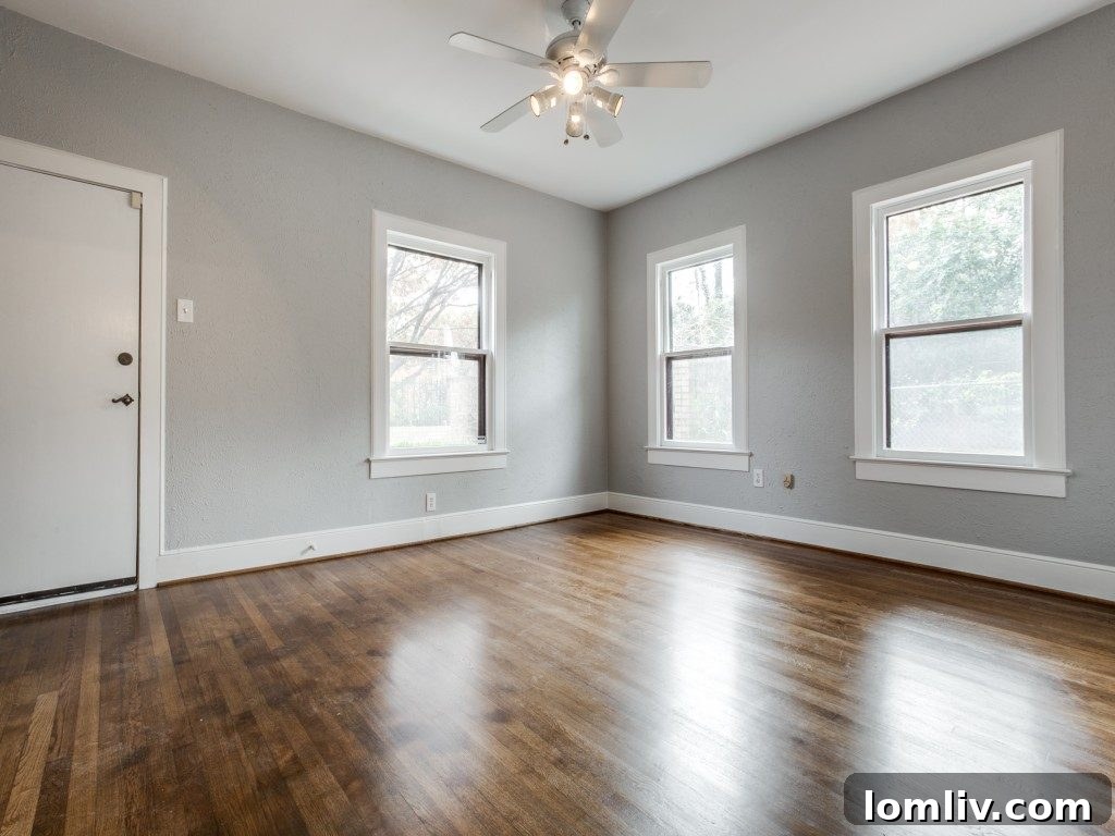 1527 Seevers Ave Dallas TX - Private Courtyard for Entertaining