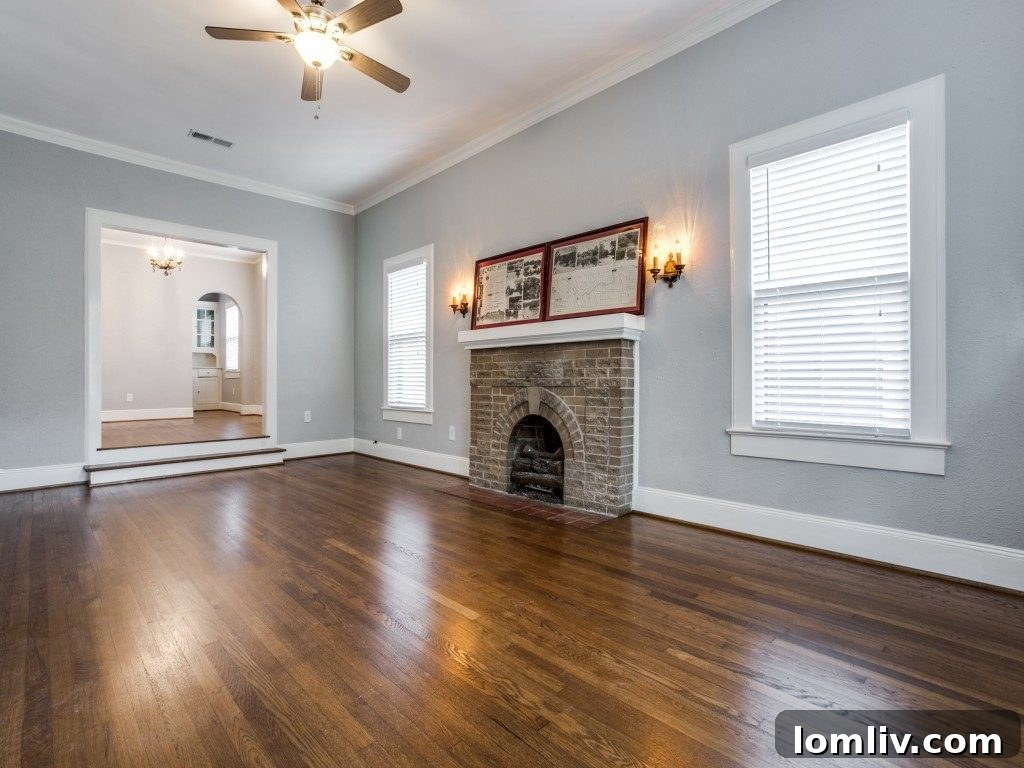 1527 Seevers Ave Dallas TX - Living Room Interior View