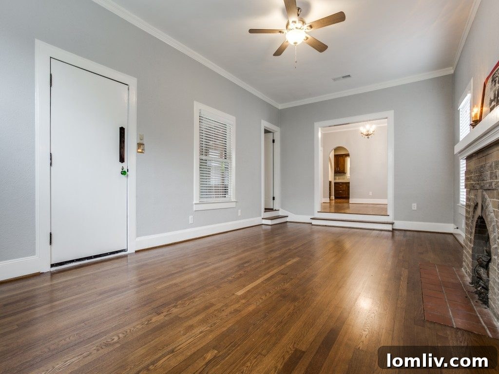 1527 Seevers Ave Dallas TX - Dining Area and Archway