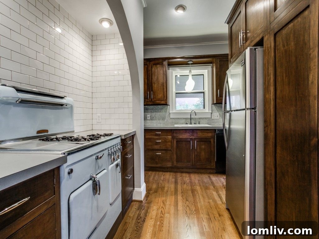 1527 Seevers Ave Dallas TX - Bedroom Interior with Hardwood Floors