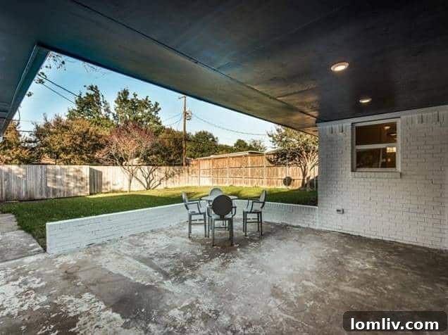 3239-Whirlaway-Road-Patio-Outdoor-Living