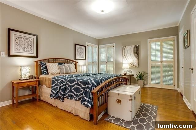 Charming Curb Appeal and Landscaping of 714 N. Hampton Rd