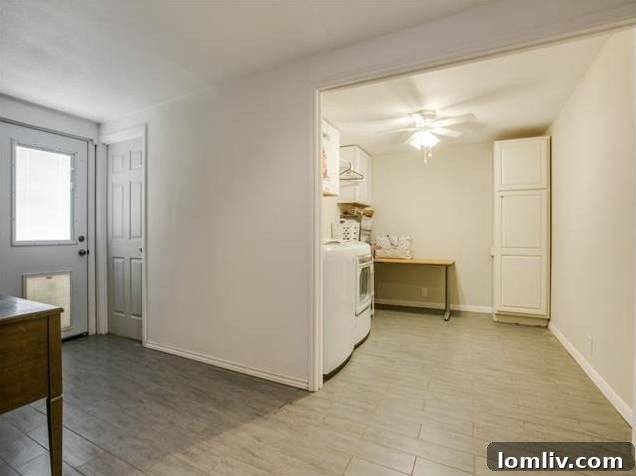 907 Tipperary Mud Room - Enclosed Breezeway for Laundry and Storage