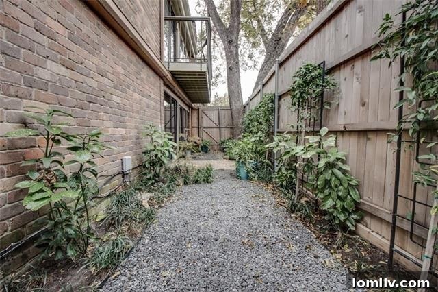 Charming Side Yard for Outdoor Enjoyment