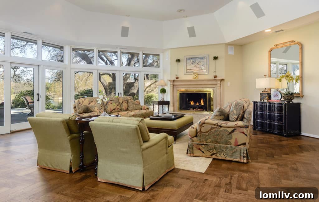 Elegant swimming pool and outdoor living area at 7 Kingsgate Court, Dallas