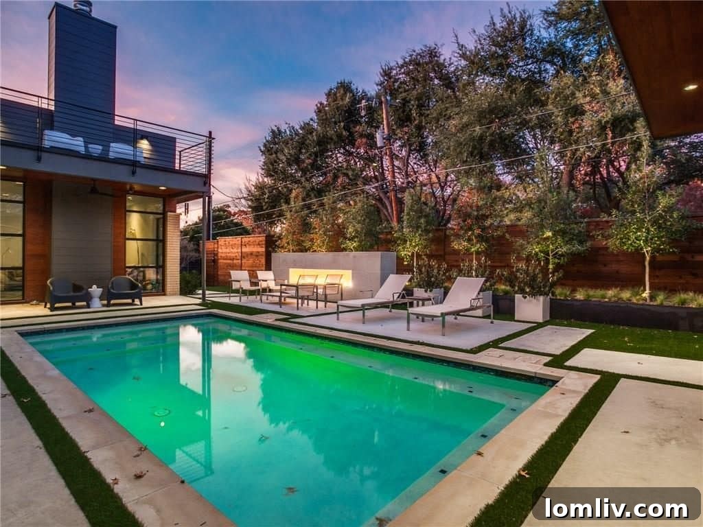 Sleek Fire Pit Design in Modern Backyard