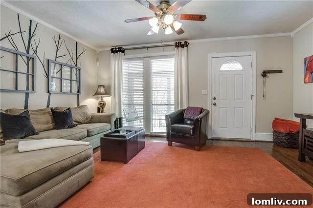 Cozy Dining Area in Elmwood Home