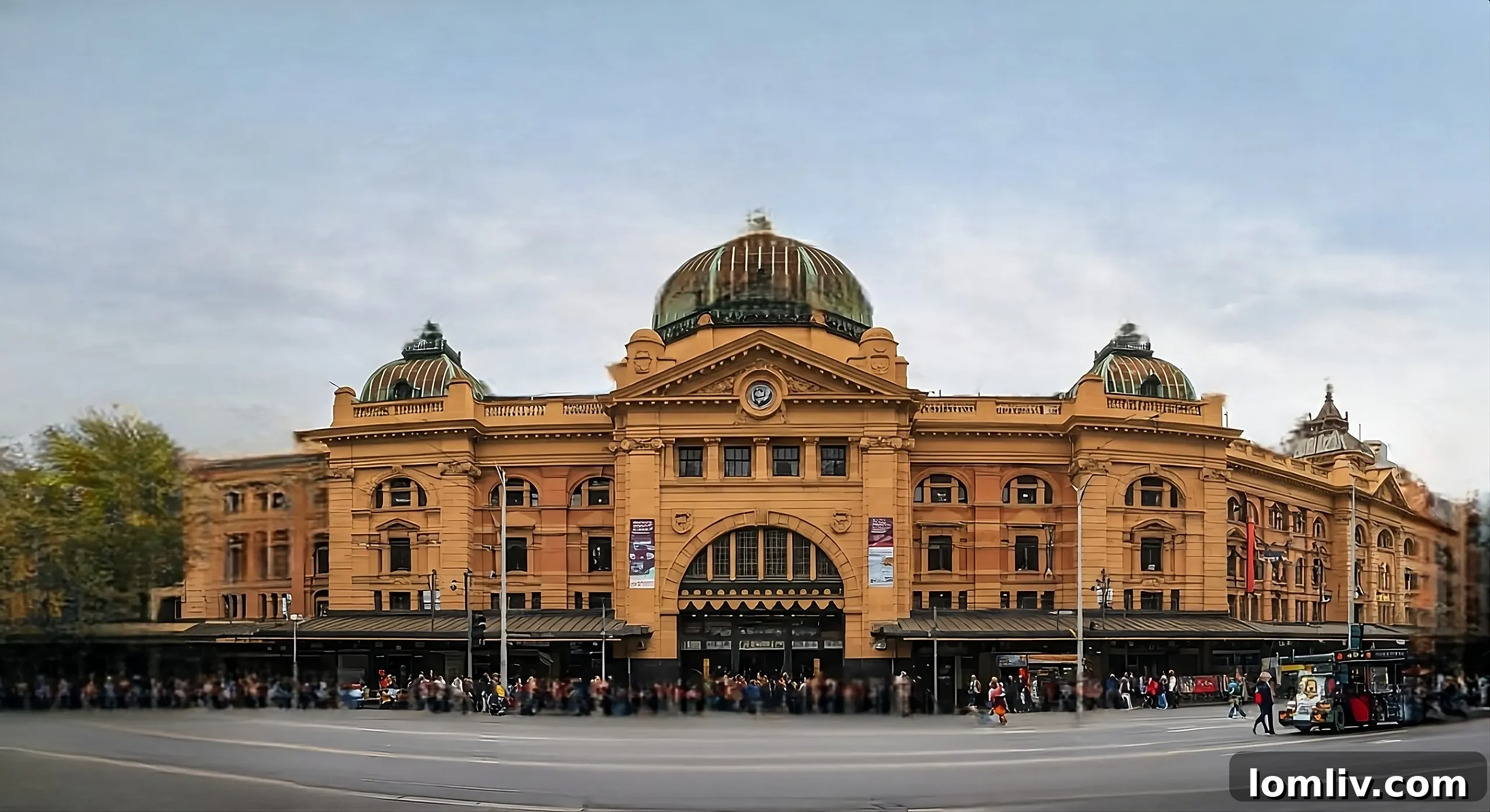 Melbourne Property Tax Errors: Your Accountant's Guide to Avoiding Pitfalls 4 Property investor shaking hands with an accountant in Melbourne